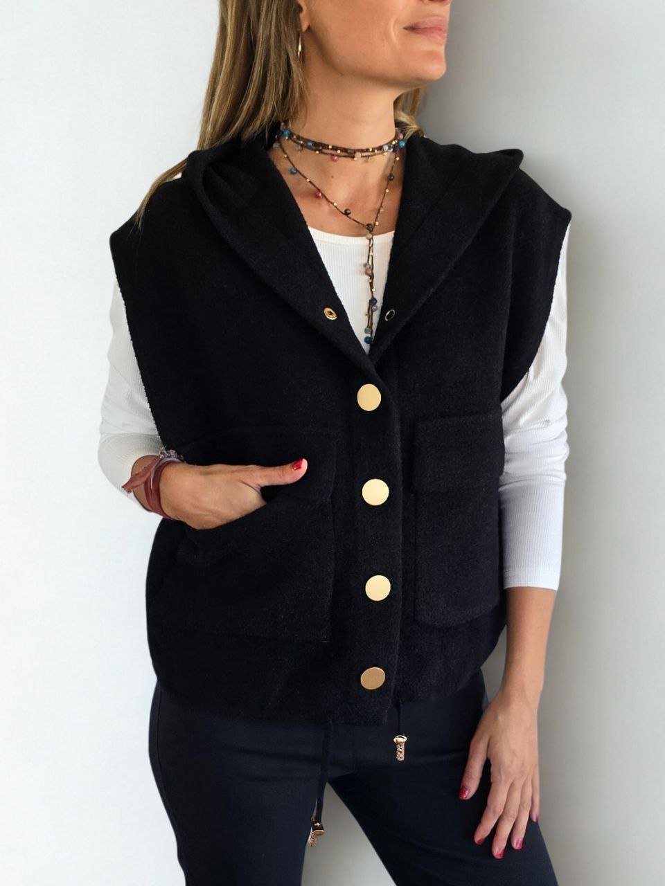 Chaqueta tejida con gorro, color Negro