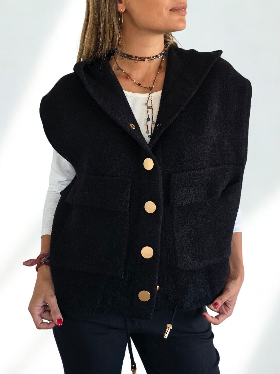 Chaqueta tejida con gorro, color Negro