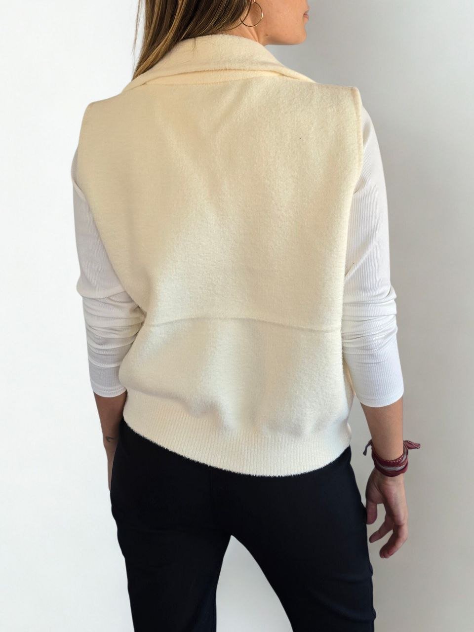 Chaqueta tejida sin mangas, color Blanco Invierno