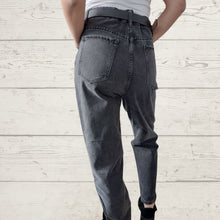 Cargar imagen en el visor de la galería, Pantalón MOOMS JEANS, negro 100% algodón

