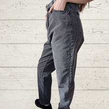 Cargar imagen en el visor de la galería, Pantalón MOOMS JEANS, negro 100% algodón
