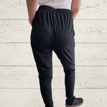 Cargar imagen en el visor de la galería, Pantalon Jogger, color negro

